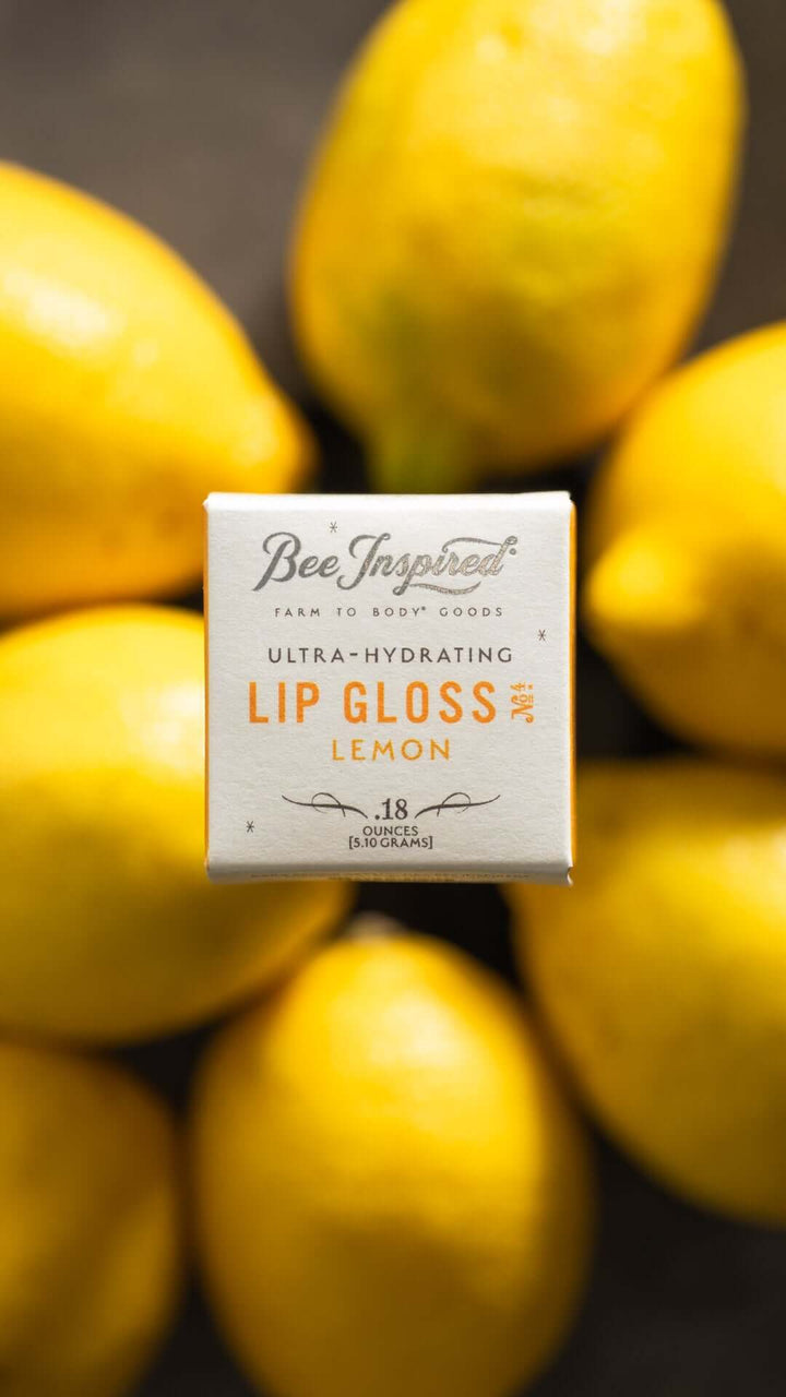 Lemon lip gloss with lemons