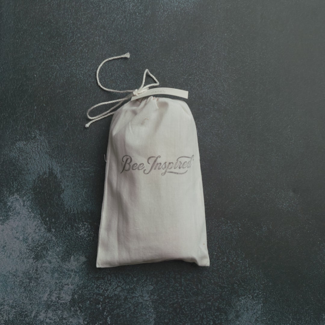 animation of lollipops unbagging on thier own