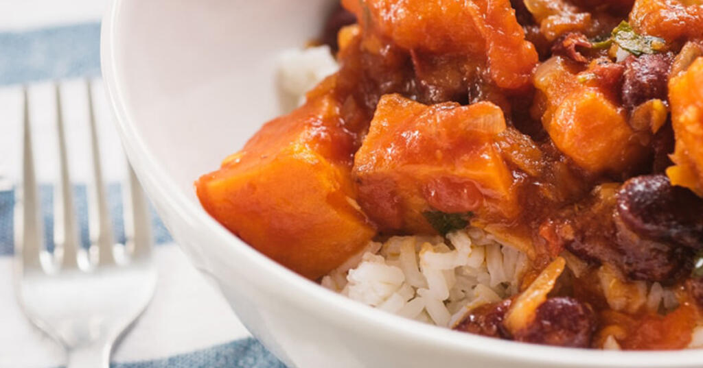 vegetarian sweet potato chili with honey