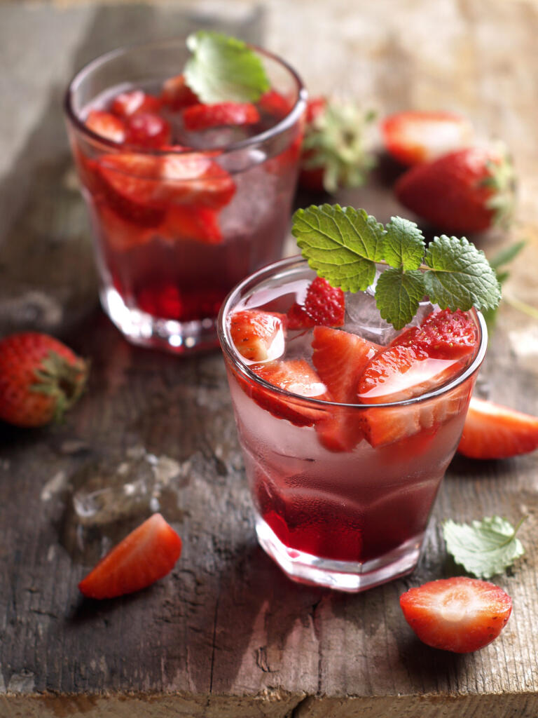 Sparkling Strawberry Lemonade with Honey and Ginger