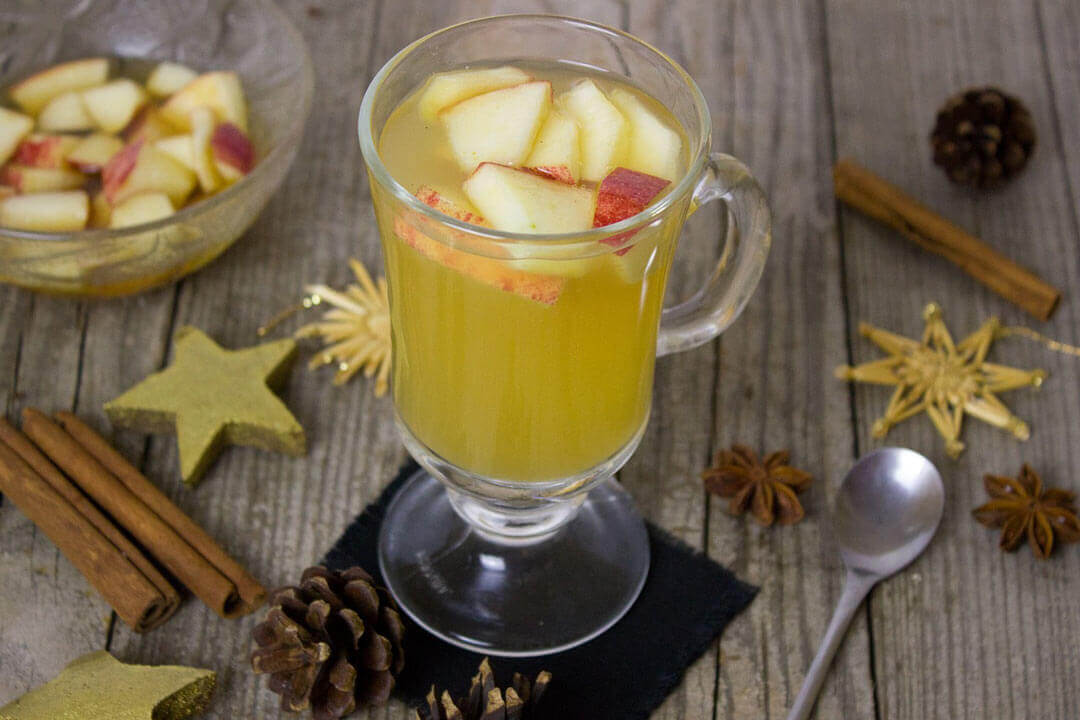 The Ultimate Guide to Fall Honey Cocktails: 10 Cozy Autumn Drinks with Raw Honey