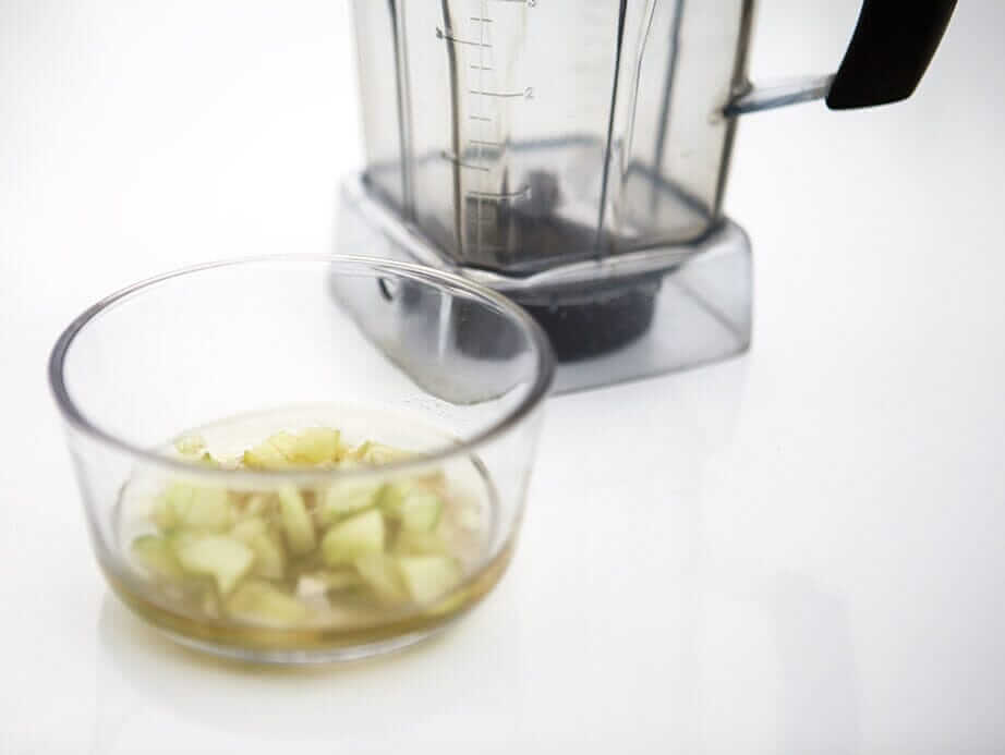 Cucumber Eye Mask: Honey Treatment
