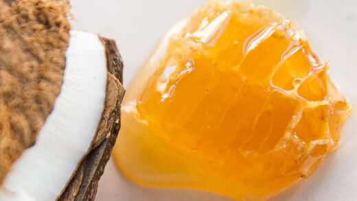 What's Actually Inside Raw Honeycomb?