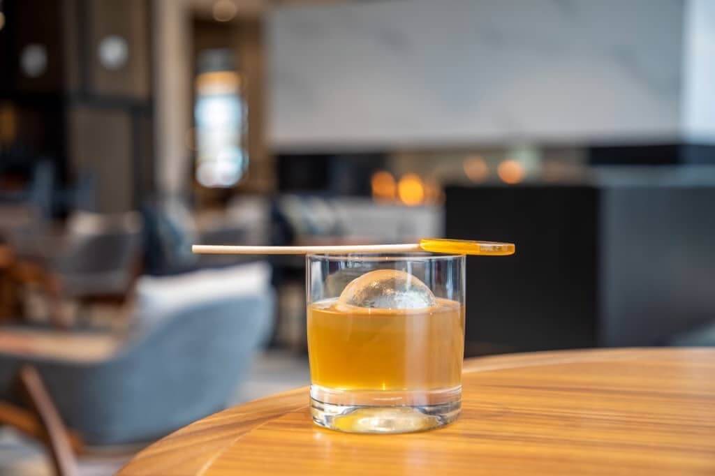 Simple Bourbon Cocktails with Honey: Recipes for Every Occasion