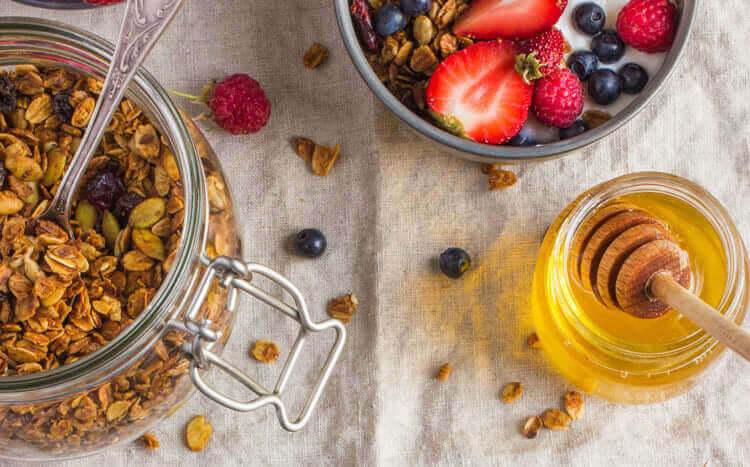 Raw Honey Benefits: Supporting Your Microbiome Journey Naturally