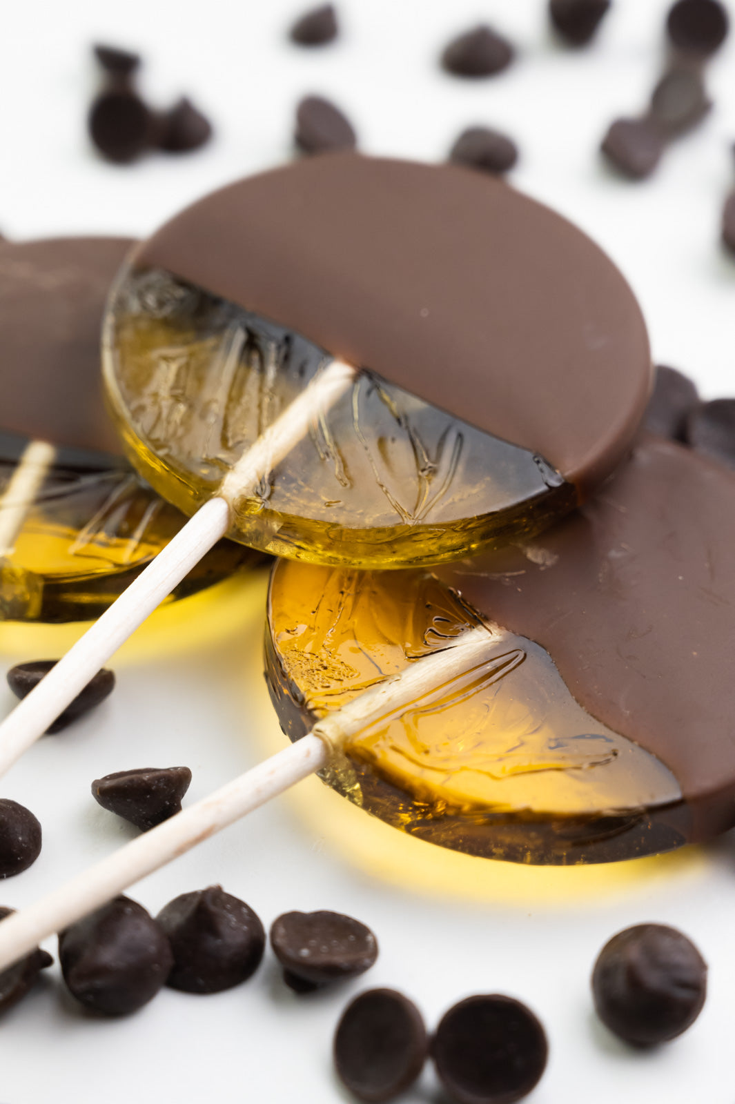 chocolate lollipops with chocolate chips 